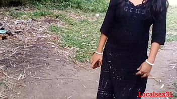 Black clad Indian sister engages in outdoor sex act